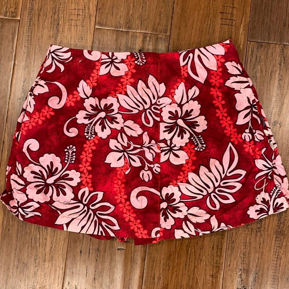 Junior girls’ red golf skort